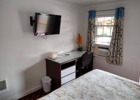 Holiday Motel Bend 4