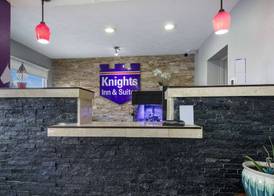 Knights Inn and Suites Salem 3