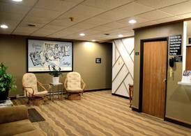 Super 8 by Wyndham Antigo 2