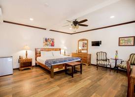 Falling Leaves Lodge 2
