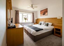 The Pheasant Bar & Restaurant Hotel 4