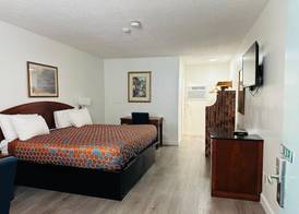 Hampton Motor Inn 5