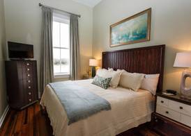 Olde Harbour Inn 4