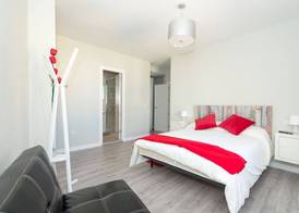 The Zentral Suites & Apartments 4