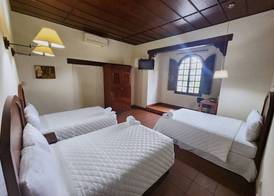 Montreal Hotel 3