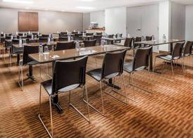 Super 8 by Wyndham Peterborough 5