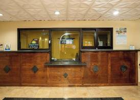 Days Inn & Suites by Wyndham Houston North/Aldine 2