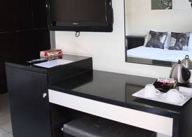 The Nicol Hotel and Apartments 4