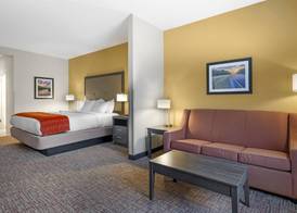 Best Western Plus Elizabethtown Inn & Suites 4