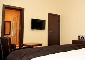Apo Apartments 3