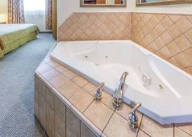 Days Inn by Wyndham Black Bear 5