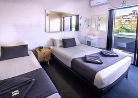 Kingsford Riverside Inn 5