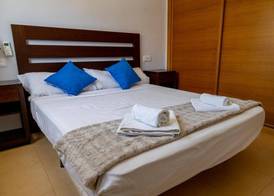Penthouse for 4 Rooftop Terrace & Communal Pools 2