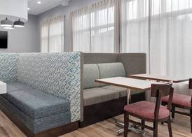 Hampton Inn Saline 3