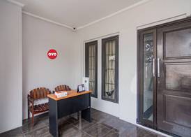 OYO 93500 Rizki Residence TOS Syariah Near PT Bank KB Bukopin Tbk 3