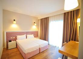 Sandy Beach Resort 4