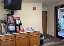 Americas Best Value Inn Champaign 3
