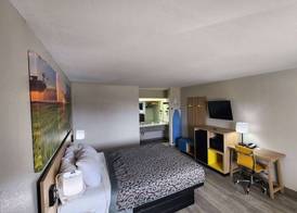 Days Inn Windcrest by Wyndham San Antonio 4