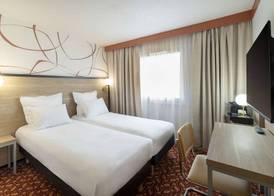 Sure Hotel by Best Western Caen Memorial 5