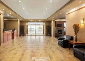 Days Inn & Suites by Wyndham Edmonton Airport 4