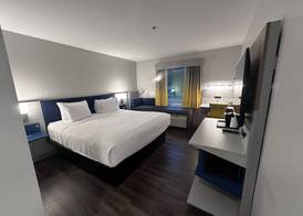 Microtel Inn & Suites by Wyndham Rehoboth Beach 4