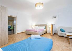 Guesthost - Piazza Pretoria Roomy Flat With Balconies X8 5