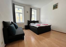 Affordable 3BR shared Apt. near Meidling 4