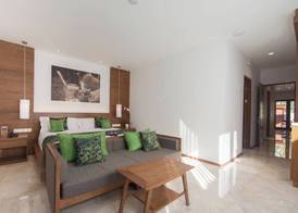Legian Beach Hotel 5