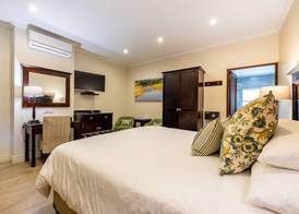 Sheppard Boutique Hotel 4