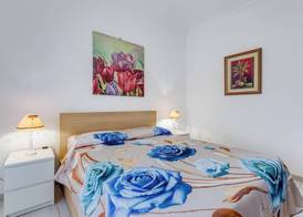 Cozy 2-Bedroom Flat with Balcony 5