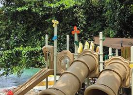 Bugana Beach and Dive Resort 4