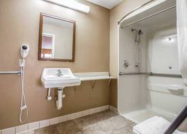 Quality Inn & Suites Ft. Jackson Maingate 4