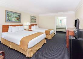 Super 8 by Wyndham Dalton/Convention Center Area 5
