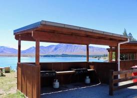Lakes Edge Holiday Park 5