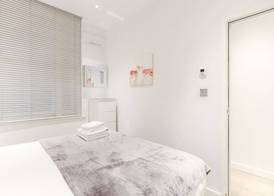 Trafalgar Square by Excel Apartments 5