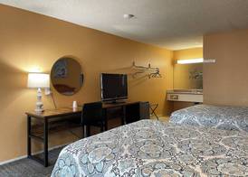 Hollywood La Brea Inn 5