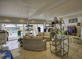 Muri Beach Club Hotel 3