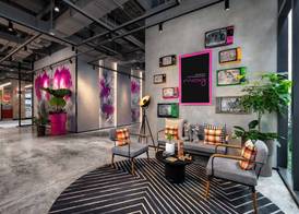 Moxy Bangkok Ratchaprasong 3