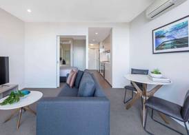 Oaks Melbourne on William Suites 3