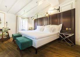 Hotel Cort 5