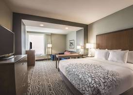 La Quinta by Wyndham Kingman 5