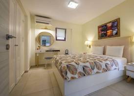 Elpiniki Luxury Apartments 3