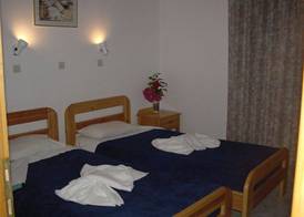 Yiannis Yard studios & apartments 4