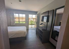 Motel 6-Kingman, AZ - Route 66 East 5