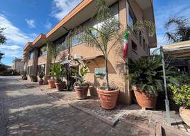EURO HOUSE INN airport 4