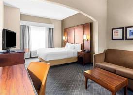 Comfort Suites Vincennes 4