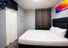 Hotel Metro Lodge Xpress 4