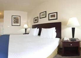Holiday Inn Express & Suites MARSHALL by IHG 5