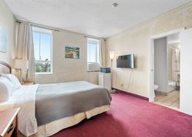 Royal Inn and Suites at Guelph 4