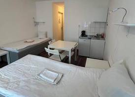 2-Rent Group Hostel Apartments SEN14 3